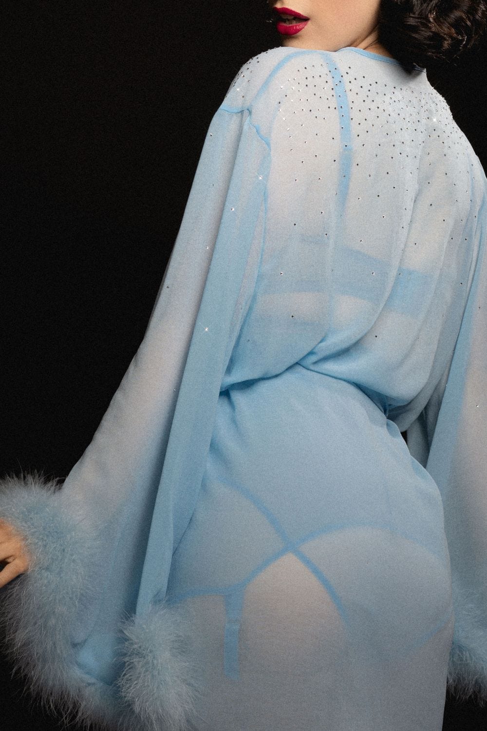 Marilyn Baby Blue DiamantÃ© Feather Robe - Image 4