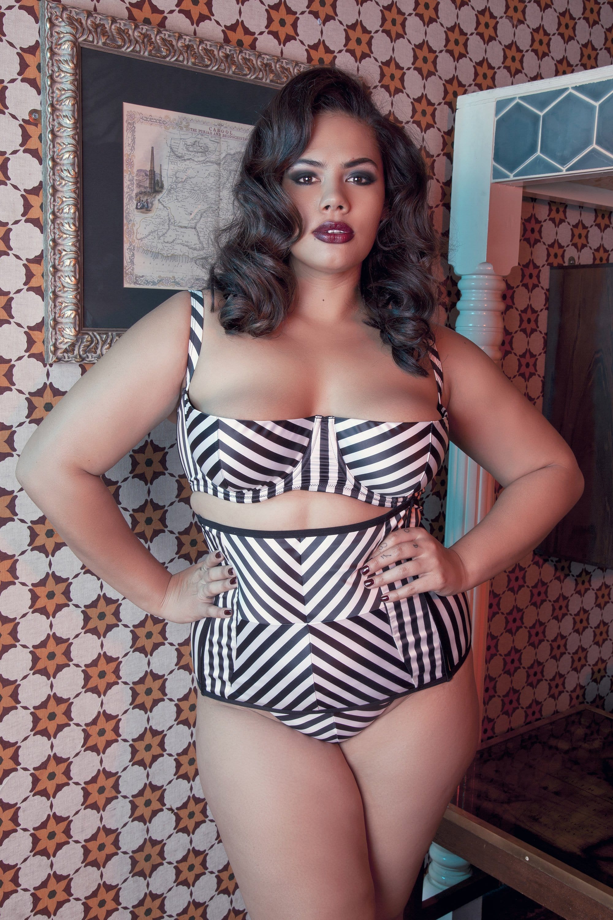 Beatrix Ivory Placement Stripe Thong Curve - Image 3