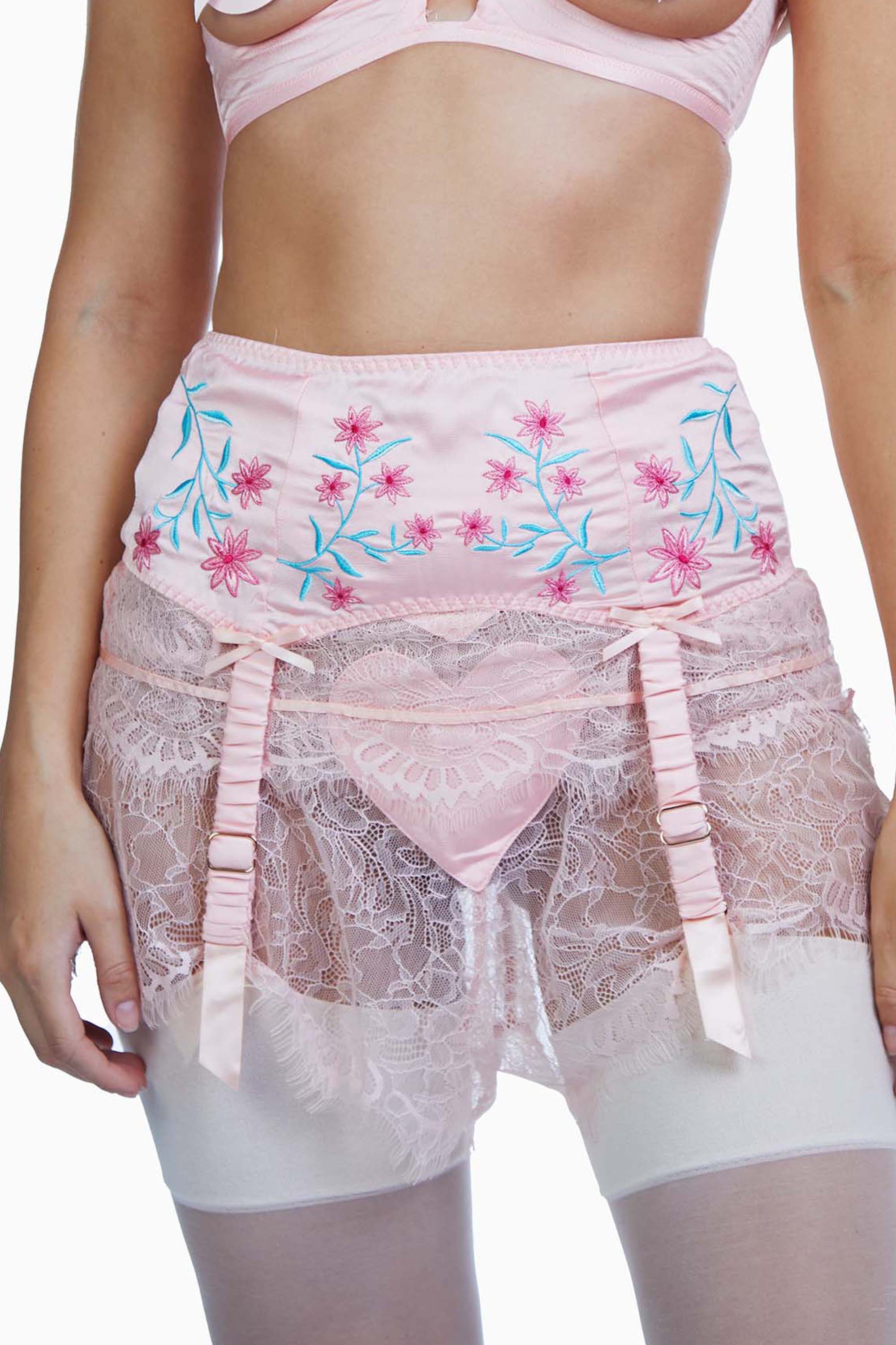 Doris Peach Embroidered Retro Suspender Belt - Image 4