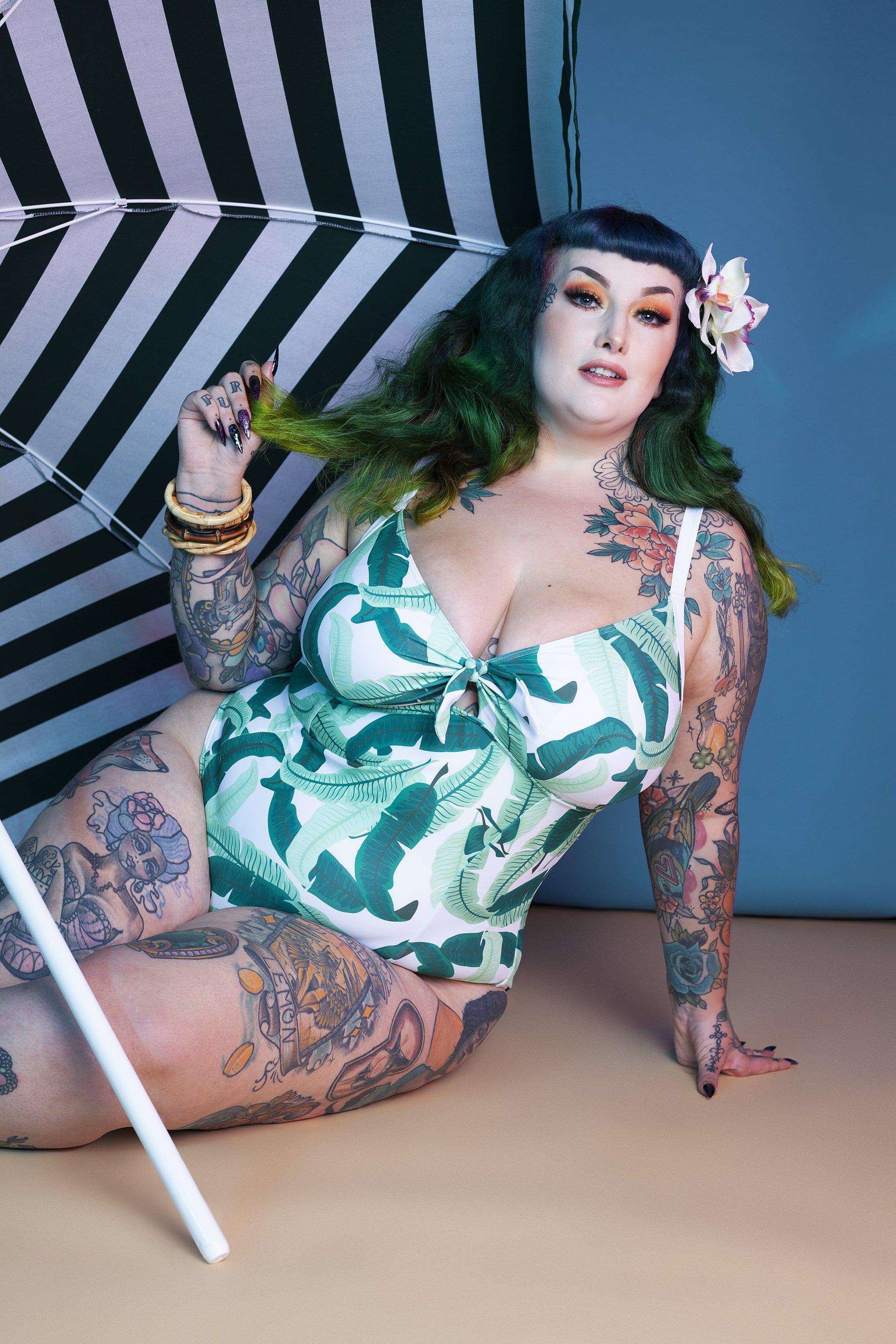 Collectif Banana Leaf Knot Swimsuit - Image 4