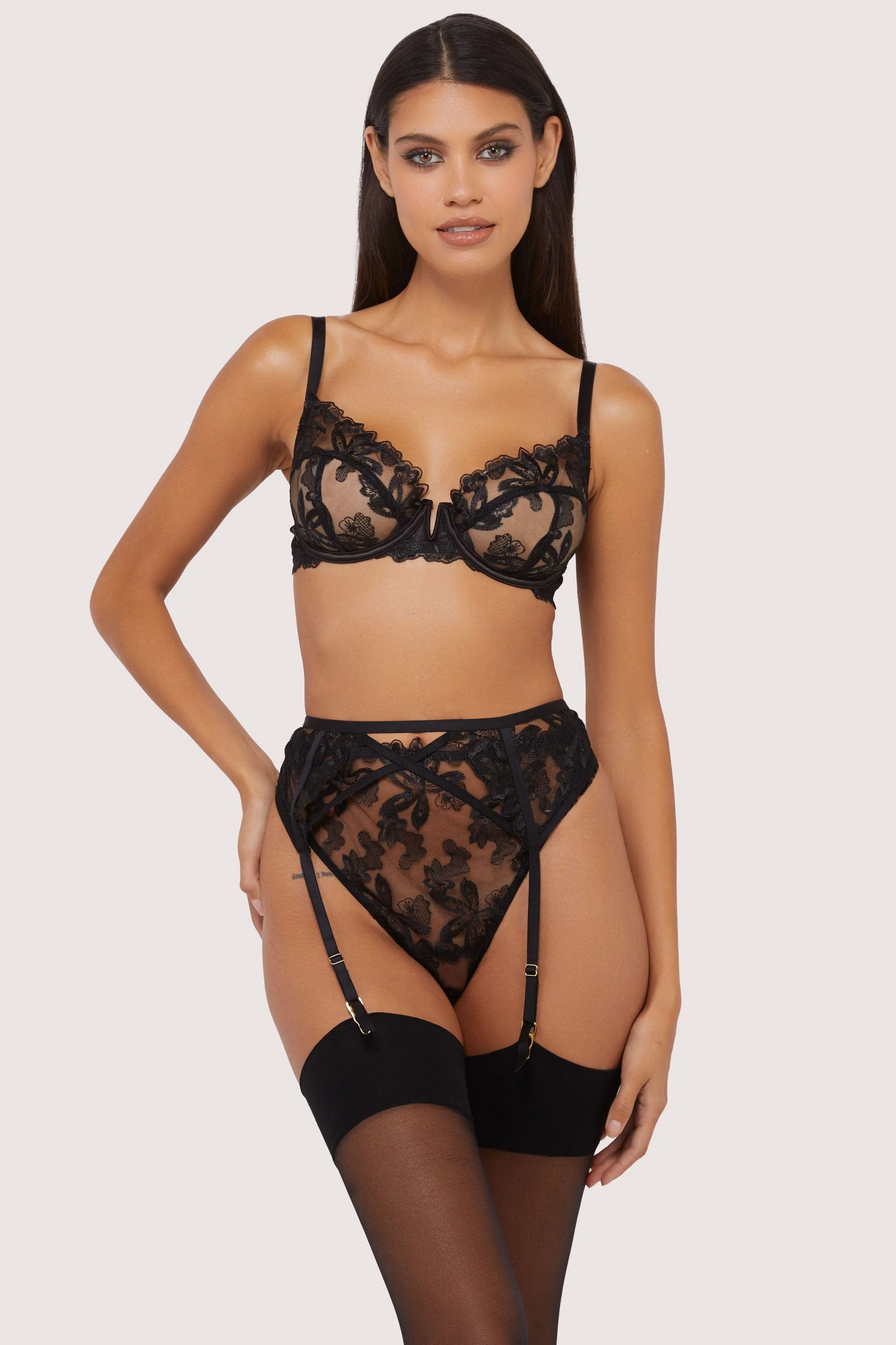 Eva Black Graphic Embroidery Set - Image 4