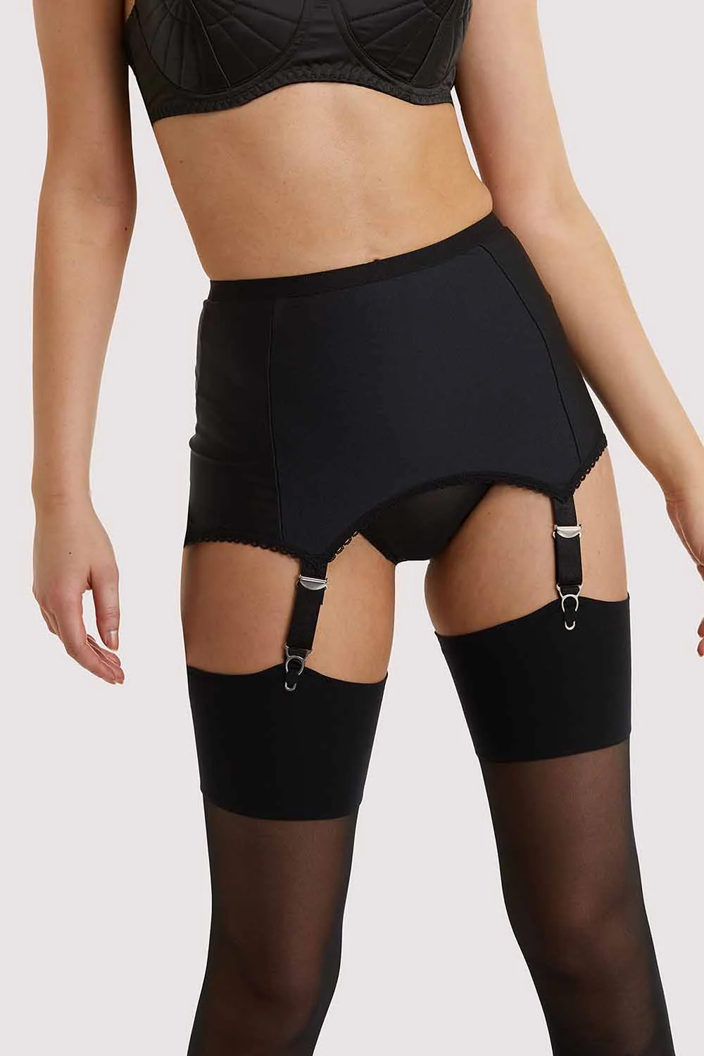 Retro Classics 8-Strap Suspender Belt - Image 2