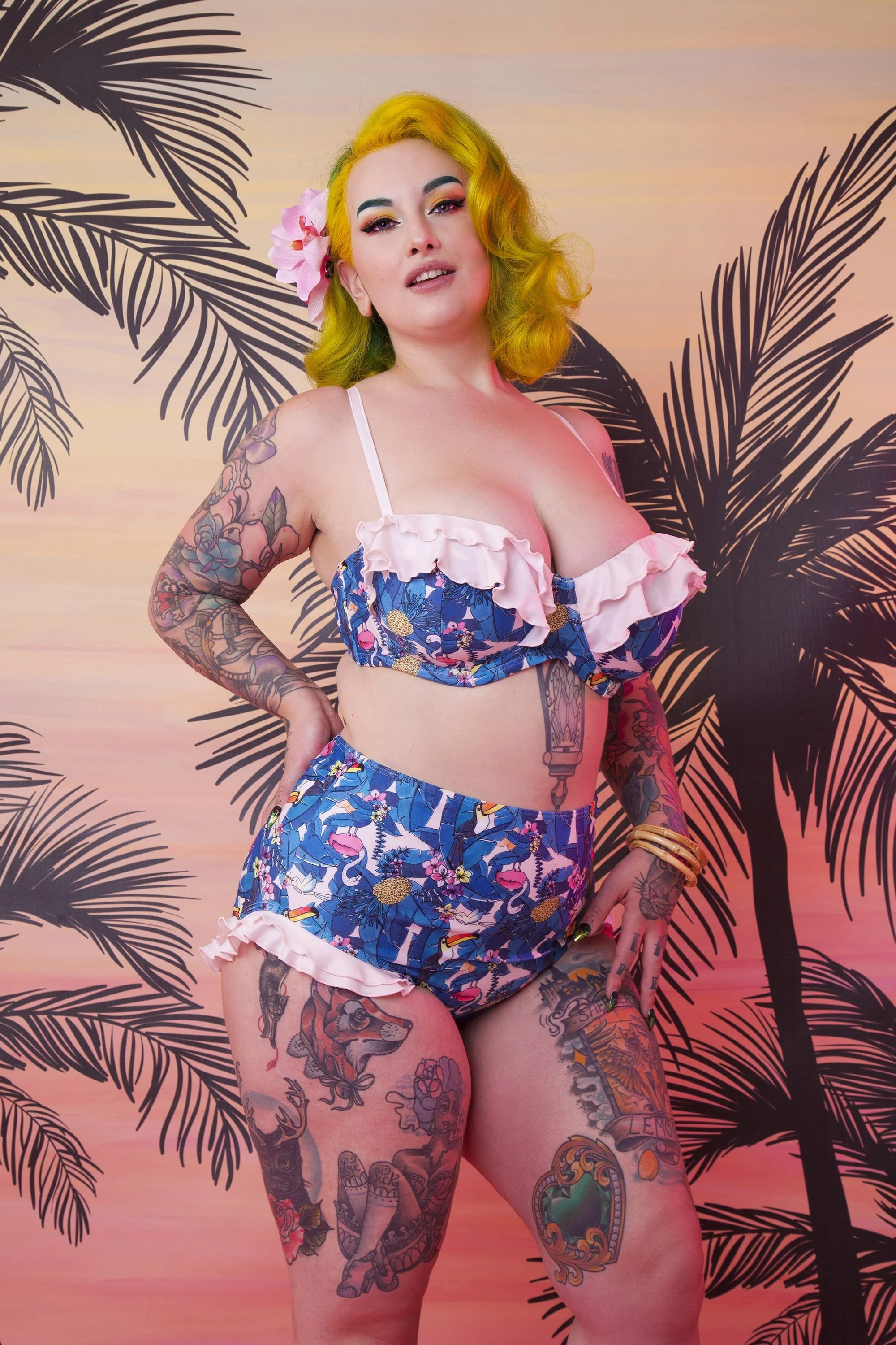 Toucan Frilled balcony top - Image 2