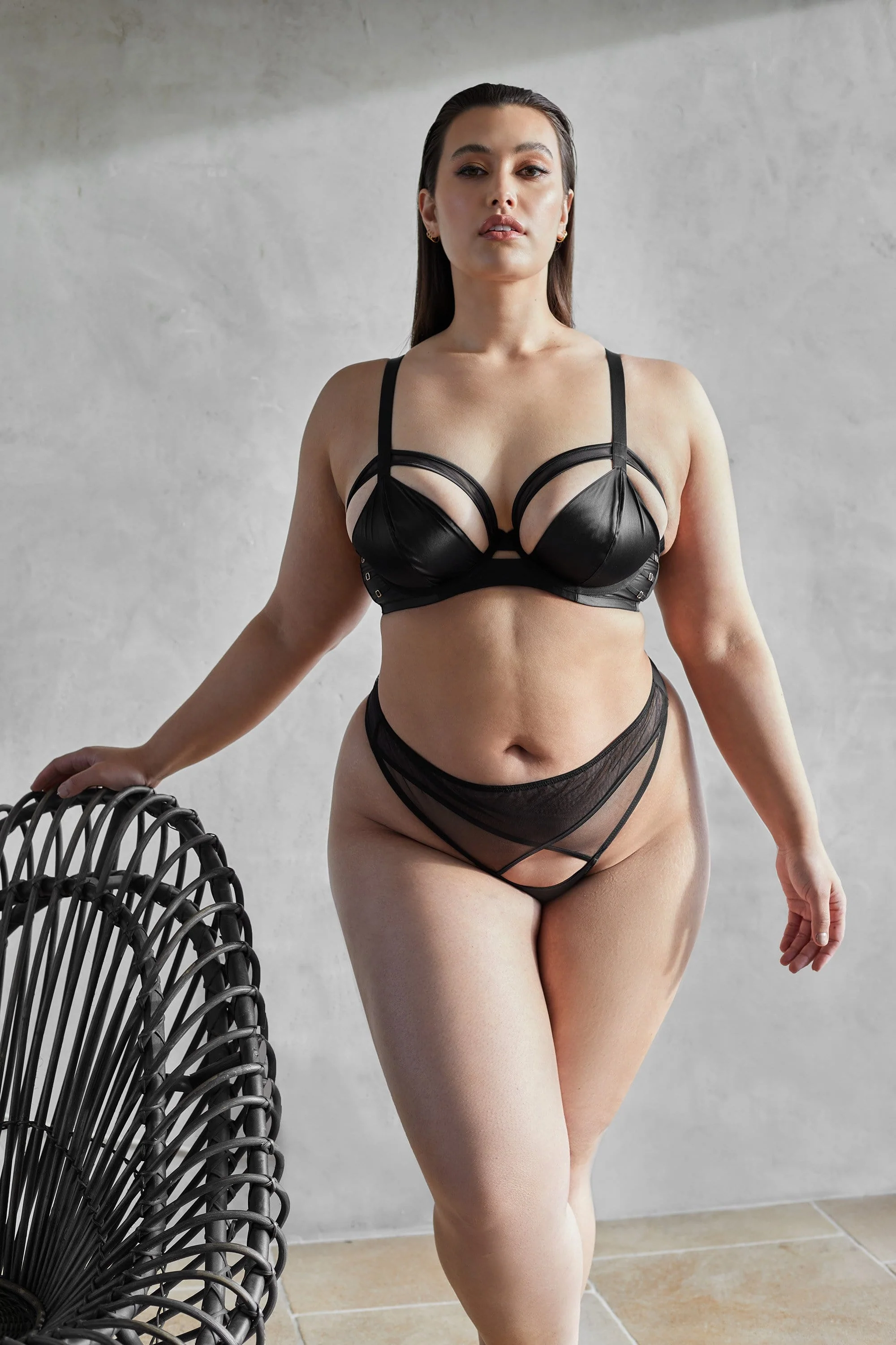 Charlie Black Cut-out Plunge Bra - Image 9