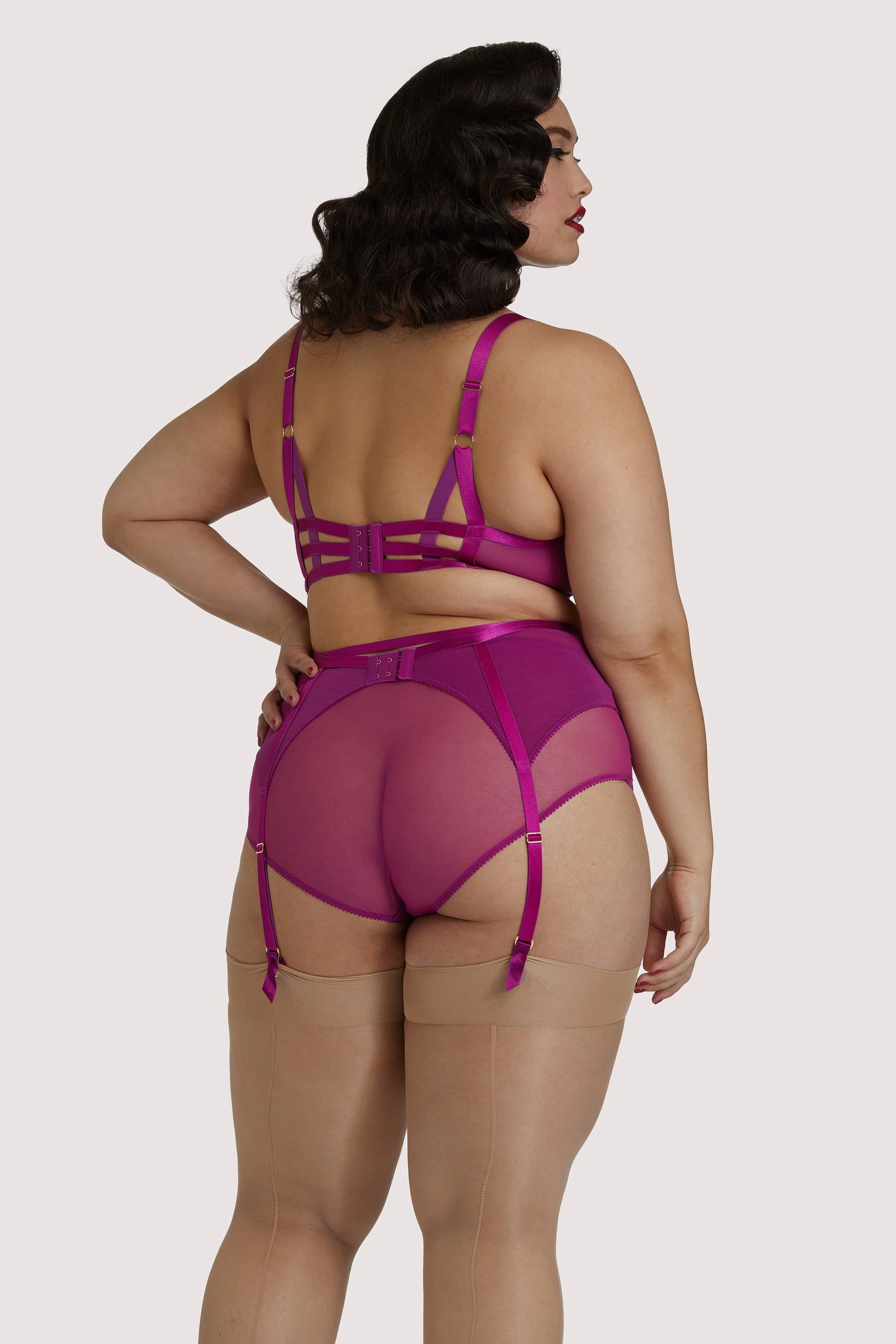 Madame X Magenta Curve Suspender Belt - Image 4