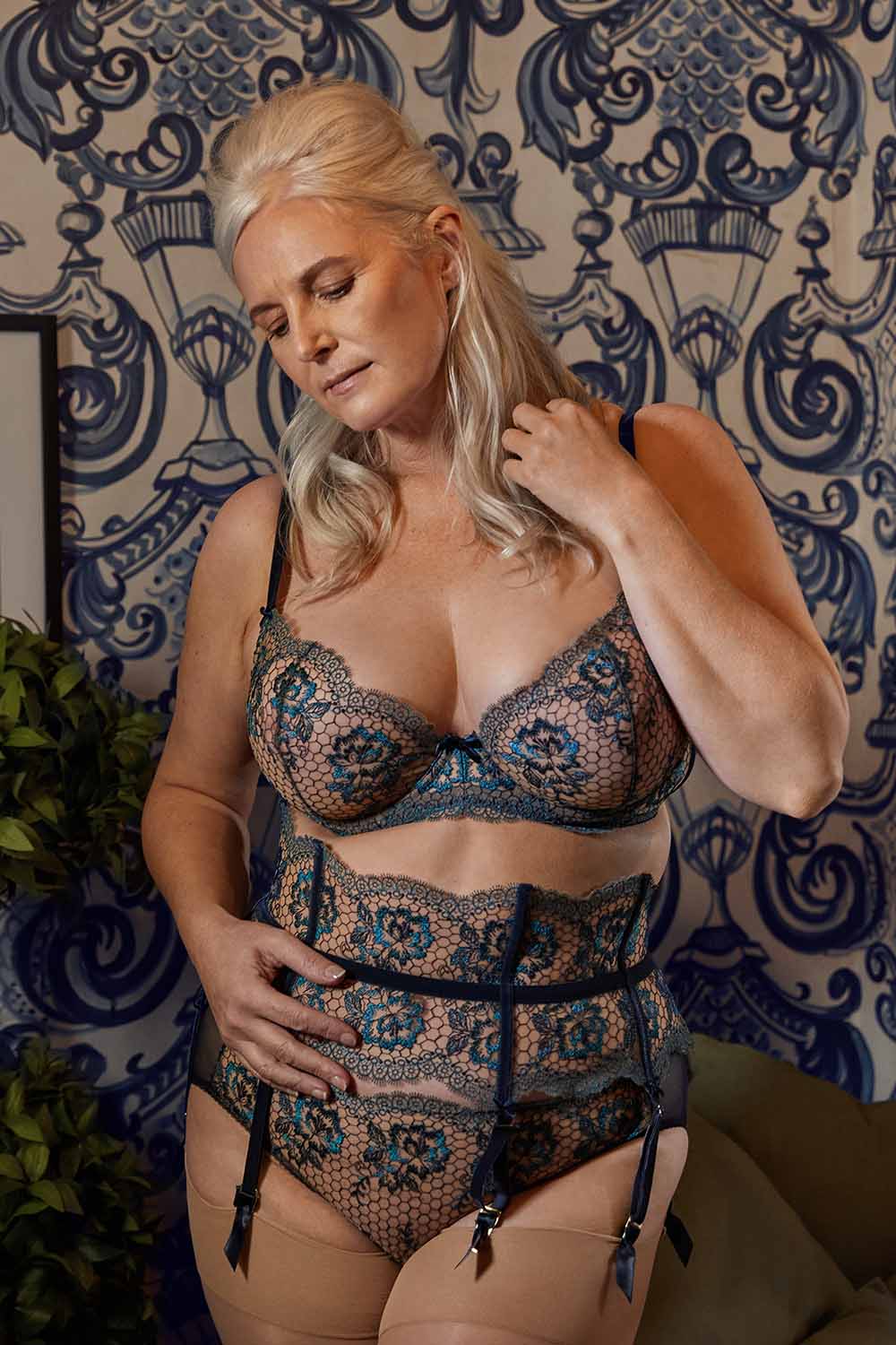 Evelina Blue Curve Bra - Image 5