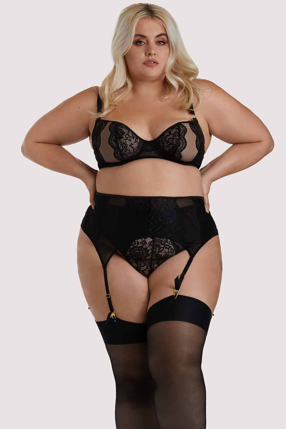 Suede Lace Black Suspender - Image 5