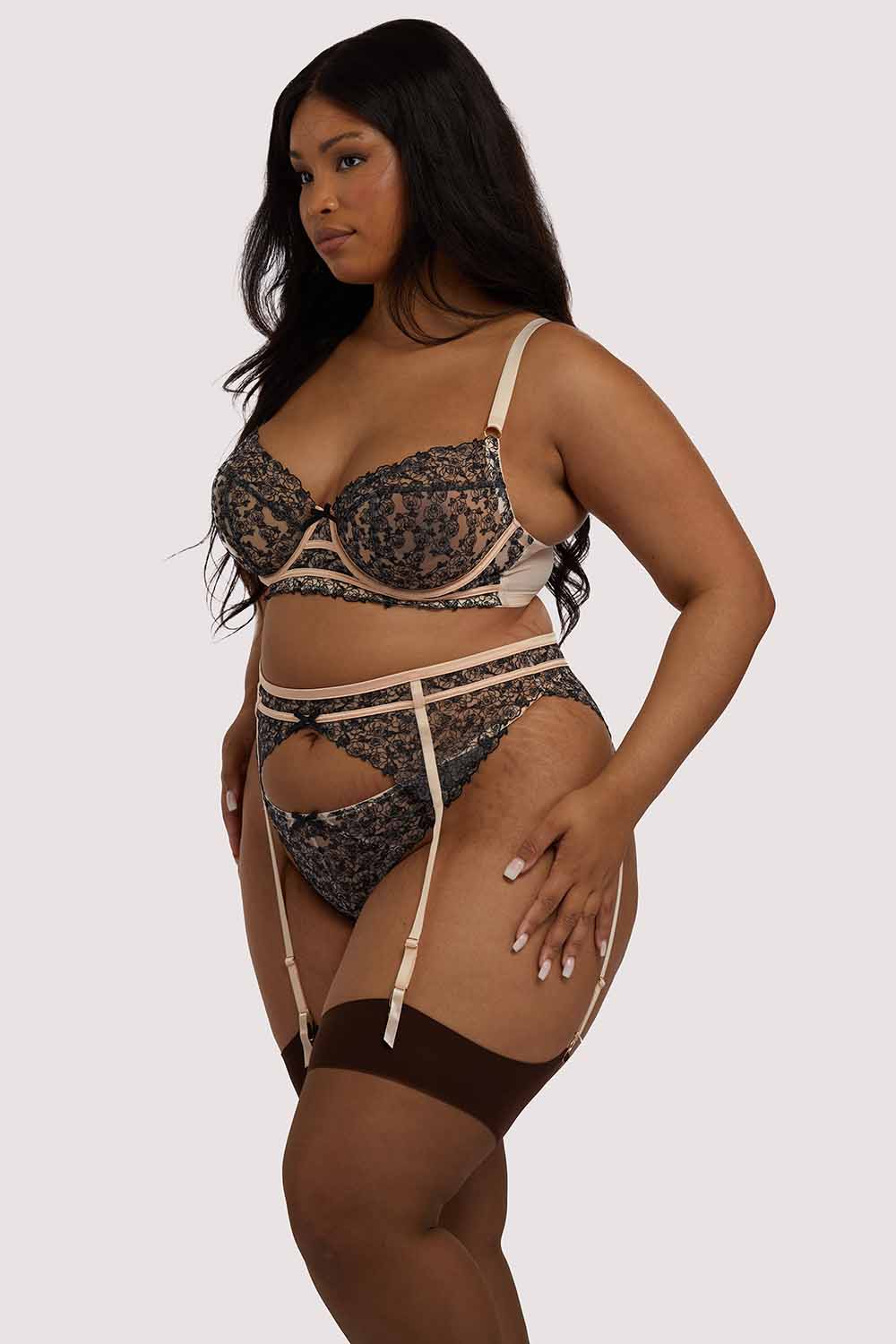 Skull & Roses Embroidery Peach Suspender Belt - Image 10