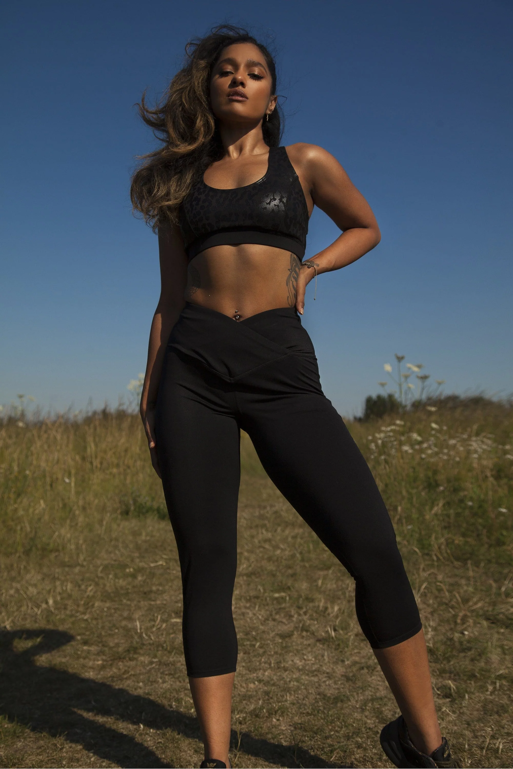Cropped Leggings with Crossover Waistband Black - Image 2
