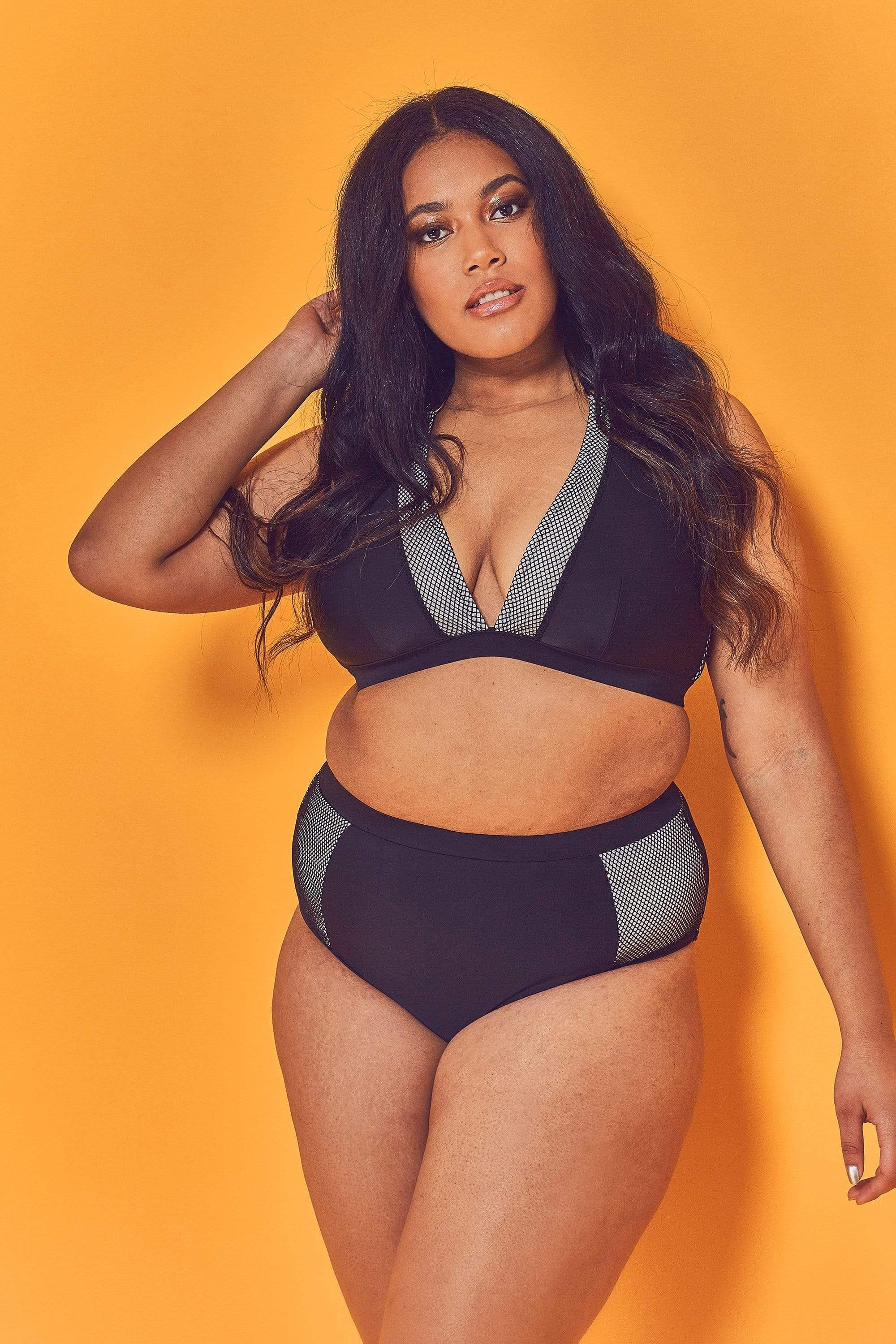 Wolf & Whistle Fishnet Panel Bikini Top Curve - Image 3